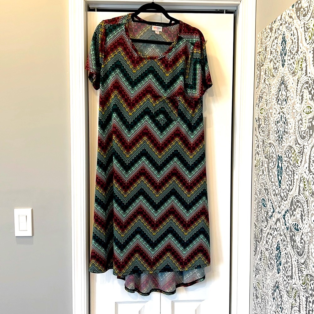 EUC LuLaRoe Carly dress size M